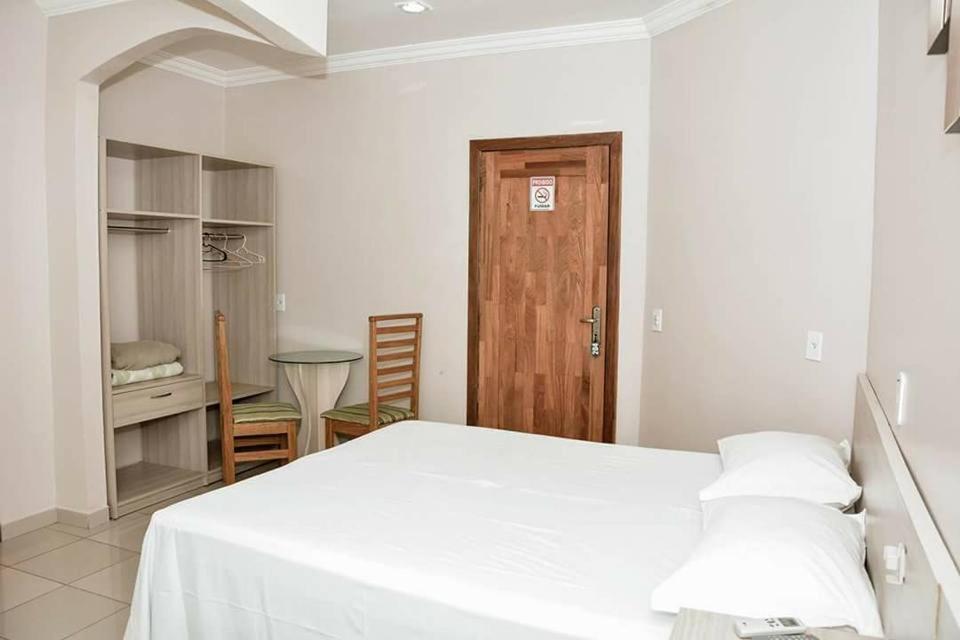 Hotel G & K Brasiléia Buitenkant foto